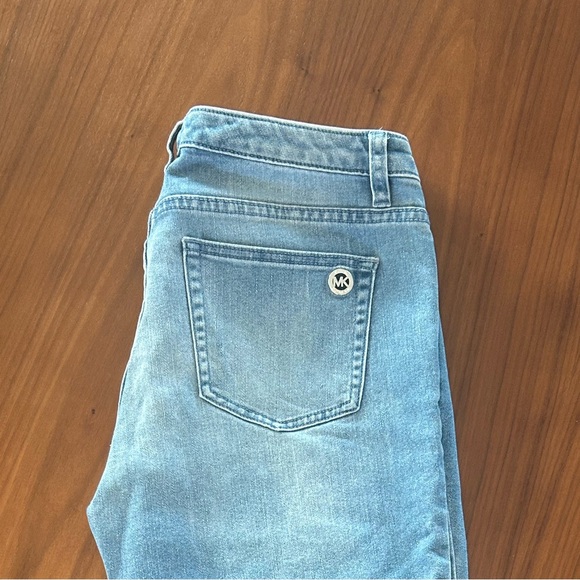 Michael Kors blue jeans with MK rear decal
SZ 8 - Picture 6 of 6